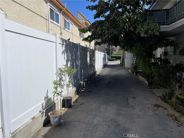 5653 Laurel Canyon Boulevard, Valley Village, California 91607