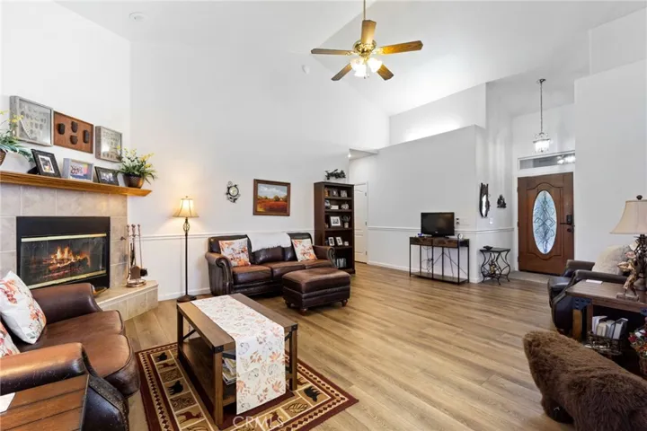 381 Atwood Avenue, Exeter, California 93221