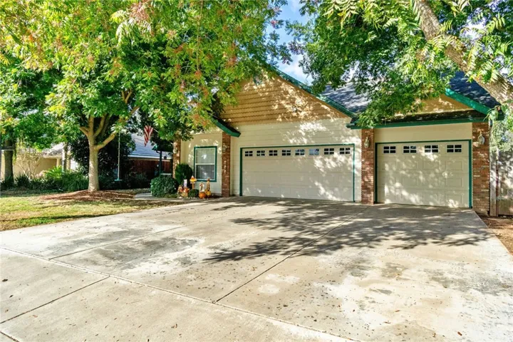 381 Atwood Avenue, Exeter, California 93221