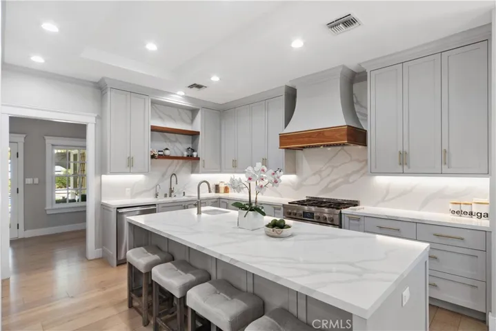 5153 Dumont Place, Woodland Hills, California 91364