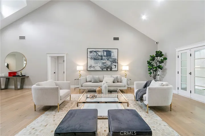5153 Dumont Place, Woodland Hills, California 91364
