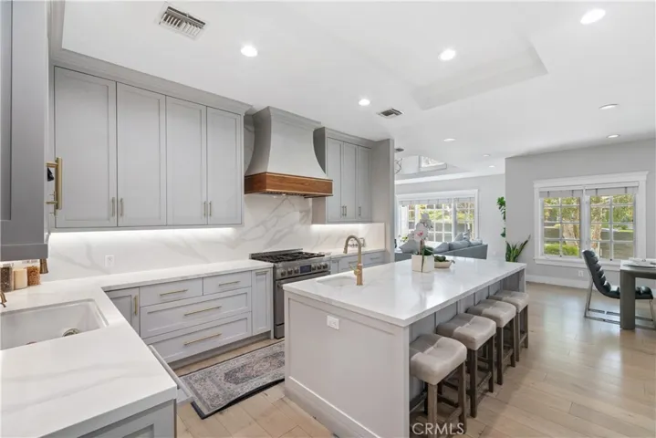 5153 Dumont Place, Woodland Hills, California 91364