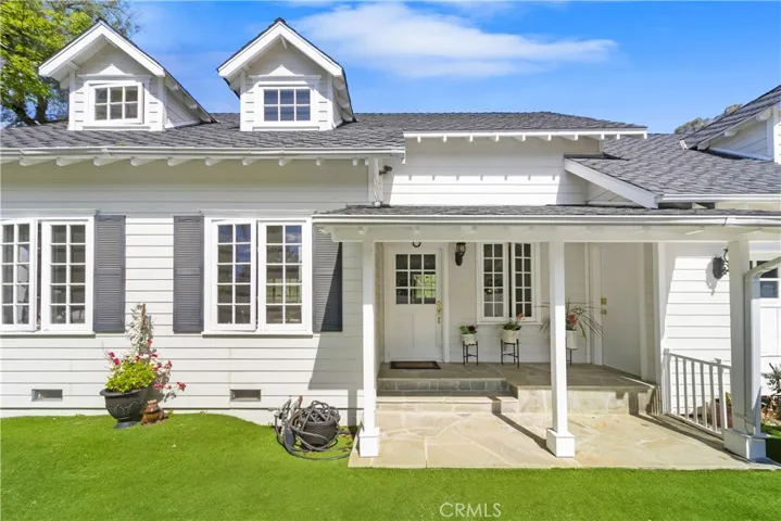 Detached guest house