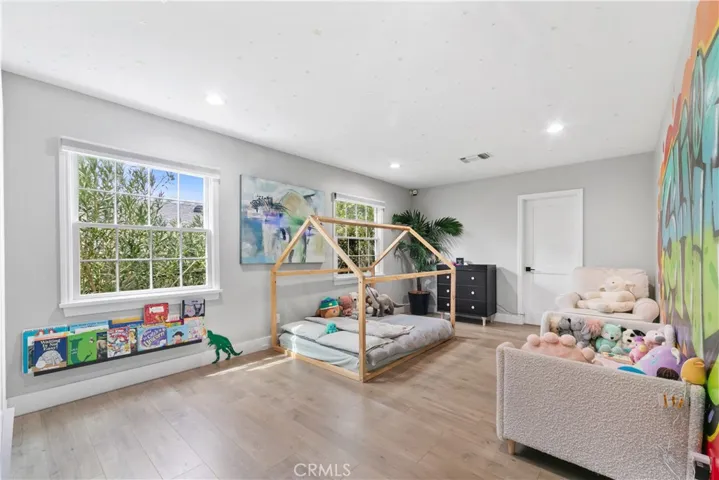 5153 Dumont Place, Woodland Hills, California 91364