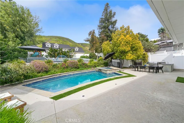 5153 Dumont Place, Woodland Hills, California 91364