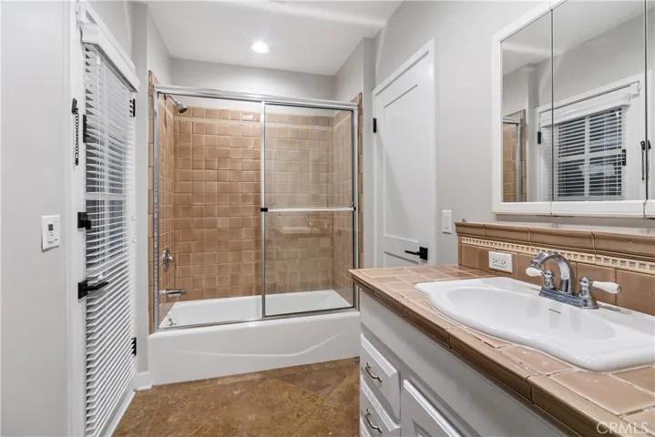 5153 Dumont Place, Woodland Hills, California 91364