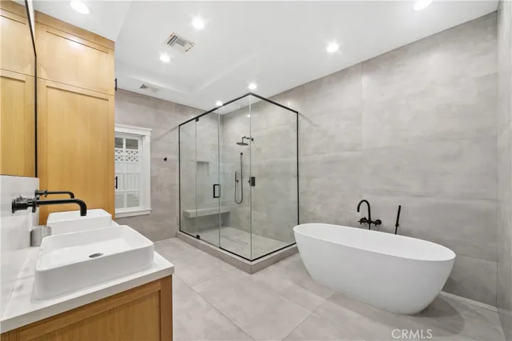 5153 Dumont Place, Woodland Hills, California 91364