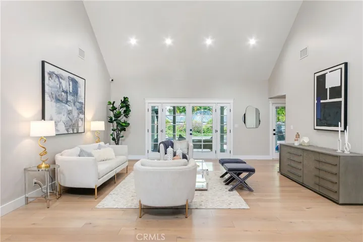 5153 Dumont Place, Woodland Hills, California 91364