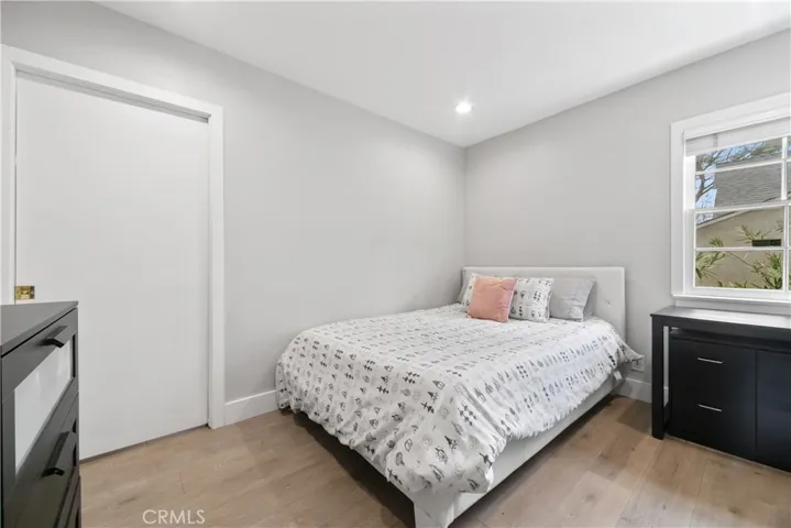5153 Dumont Place, Woodland Hills, California 91364