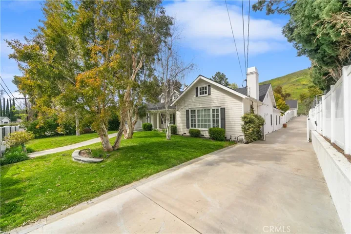 5153 Dumont Place, Woodland Hills, California 91364