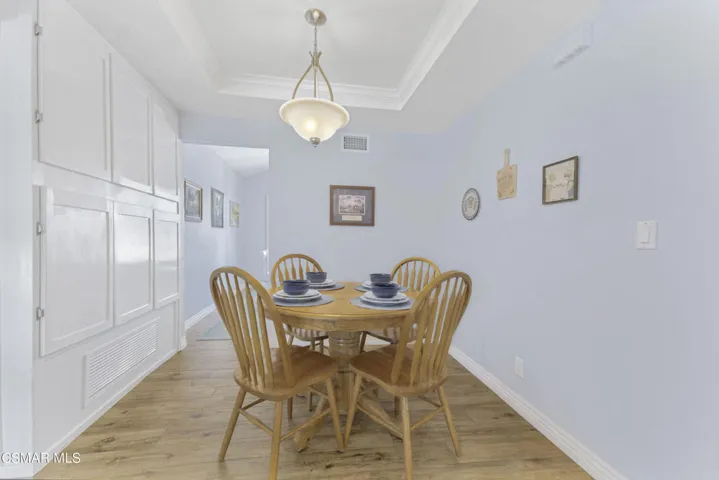 2261 Knollhaven St, Simi Valley - HsHPro