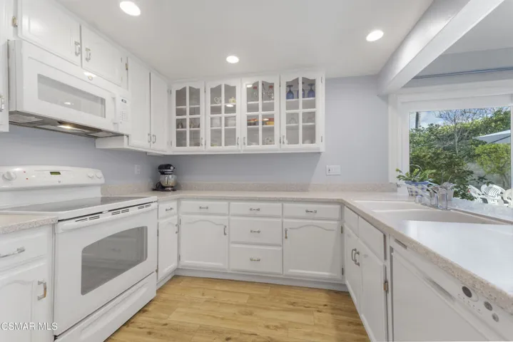 2261 Knollhaven St, Simi Valley - HsHPro