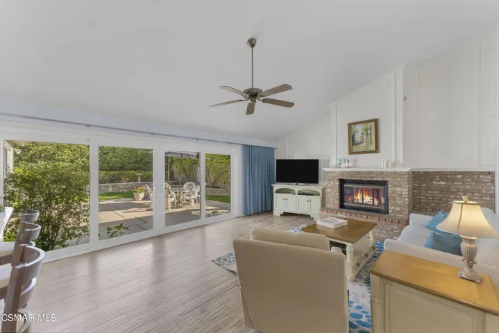 2261 Knollhaven St, Simi Valley - HsHPro