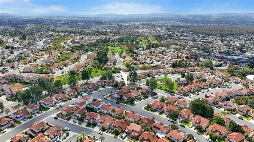 Ideal location, close to schools, shopping, sports parks, 15 minutes to Irvine Spectrum and 30 minutes to the beach.