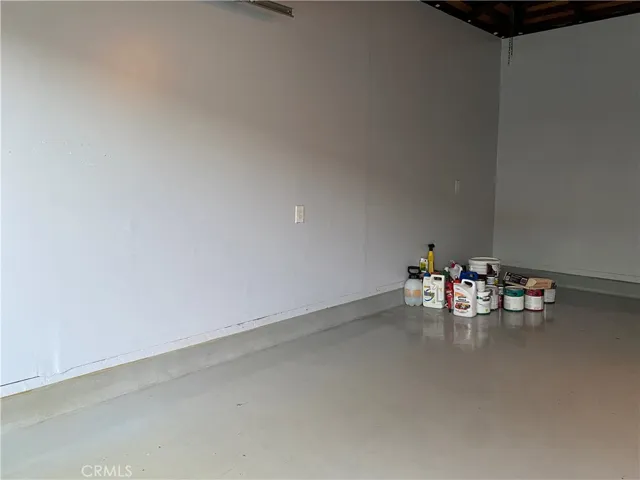 Epoxy flooring inside garage