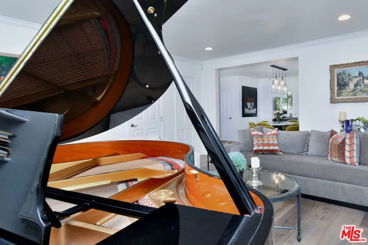 11323 Valley Spring Lane, Studio City, California 91602