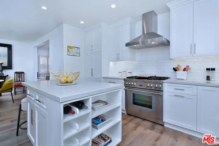 11323 Valley Spring Lane, Studio City, California 91602
