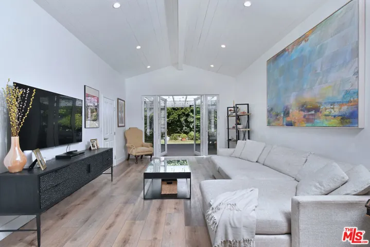 11323 Valley Spring Lane, Studio City, California 91602