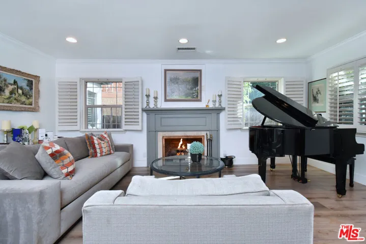 11323 Valley Spring Lane, Studio City, California 91602