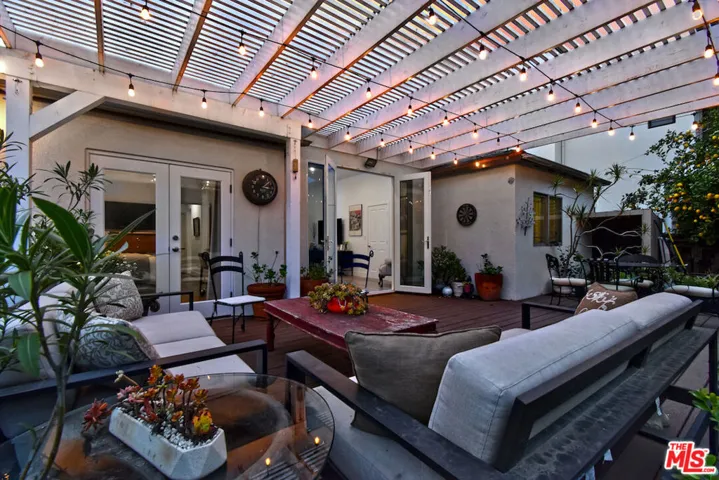 11323 Valley Spring Lane, Studio City, California 91602