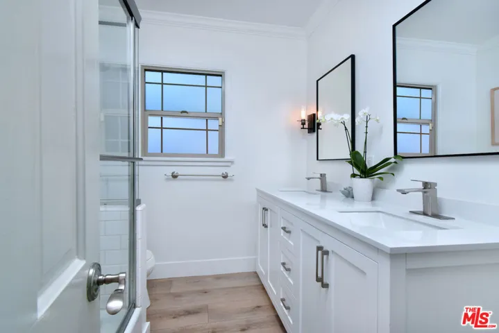 11323 Valley Spring Lane, Studio City, California 91602