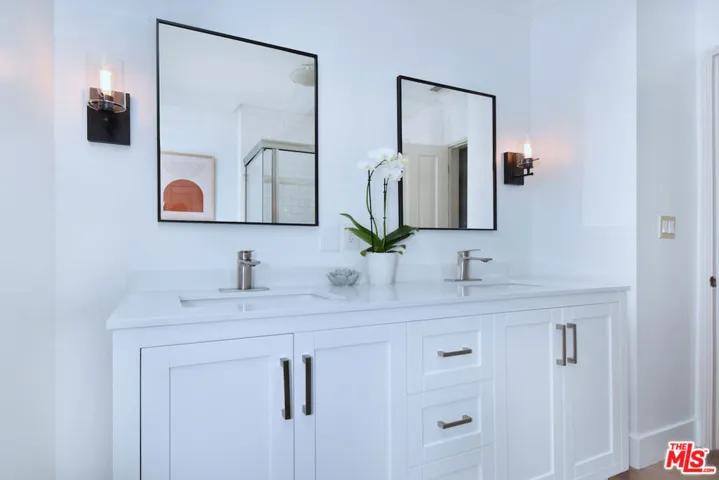 11323 Valley Spring Lane, Studio City, California 91602