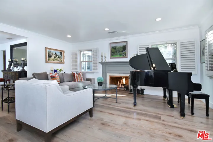 11323 Valley Spring Lane, Studio City, California 91602