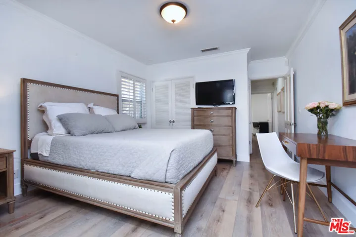 11323 Valley Spring Lane, Studio City, California 91602
