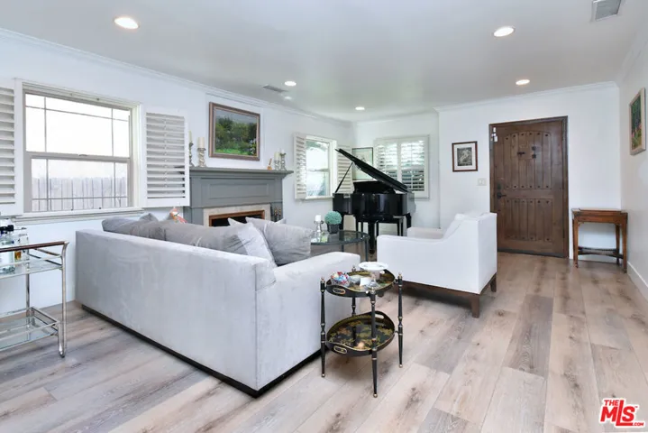 11323 Valley Spring Lane, Studio City, California 91602
