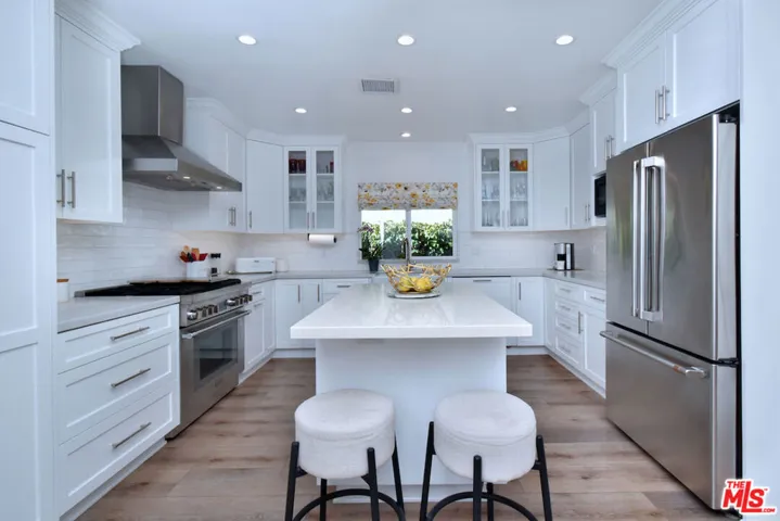 11323 Valley Spring Lane, Studio City, California 91602