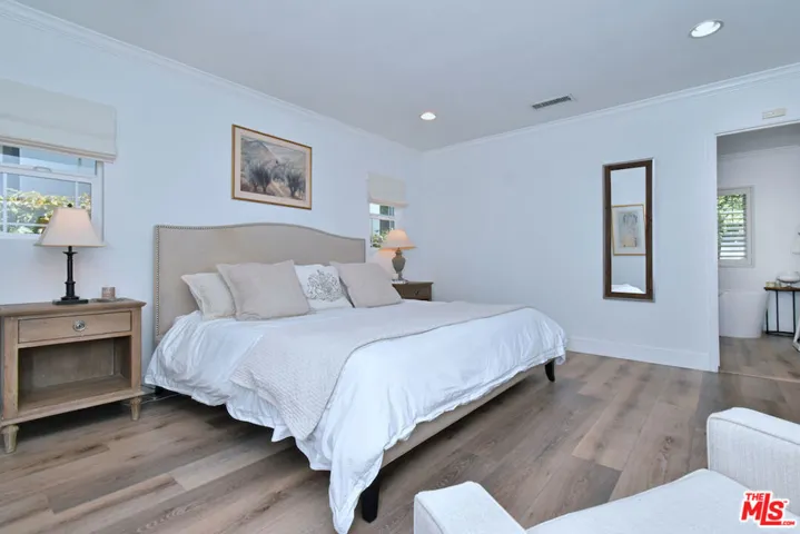11323 Valley Spring Lane, Studio City, California 91602
