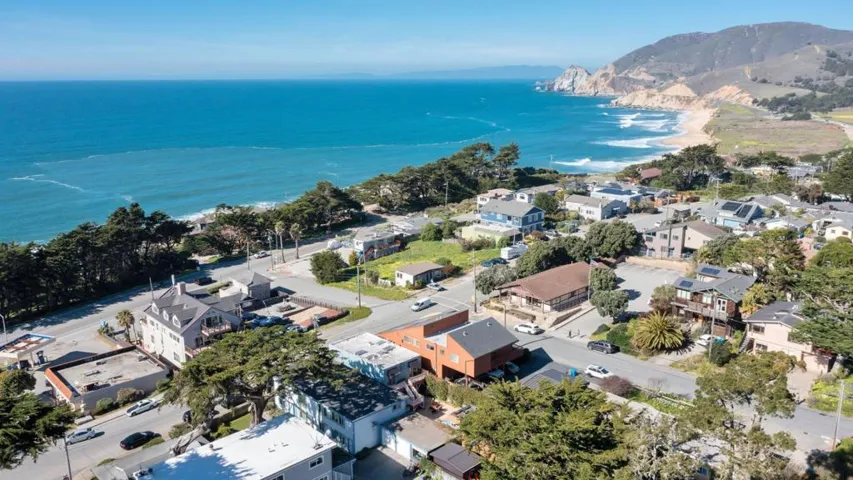 1409 Main Street, Montara, California 94037
