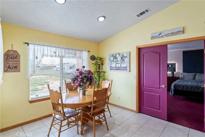 Kitchen Breakfast Bar