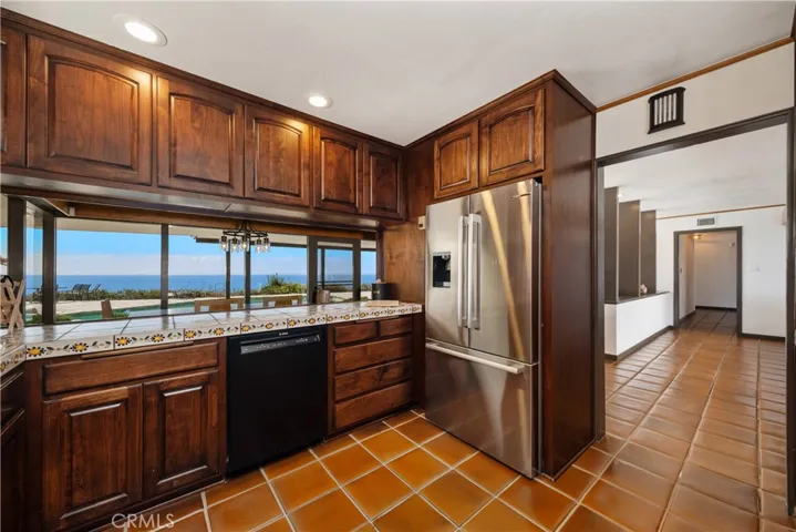 32 Seacove Drive, Rancho Palos Verdes, California 90275