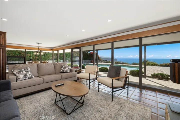 32 Seacove Drive, Rancho Palos Verdes, California 90275