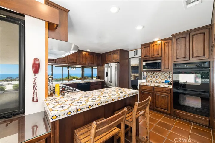 32 Seacove Drive, Rancho Palos Verdes, California 90275