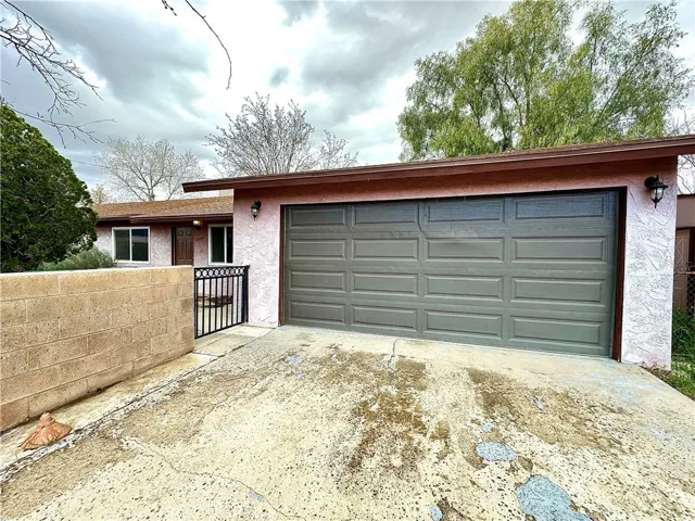 7848 Hopi Trail, Yucca Valley, California 92284