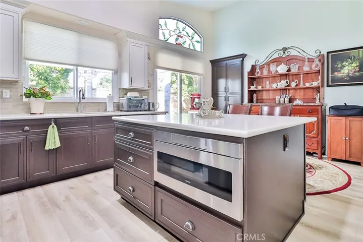 kitchen island w/ drawer microwave