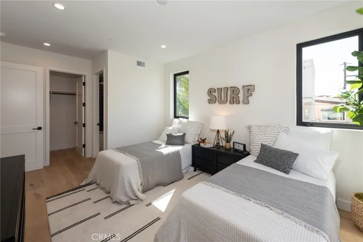 433 29th Street, Manhattan Beach, California 90266