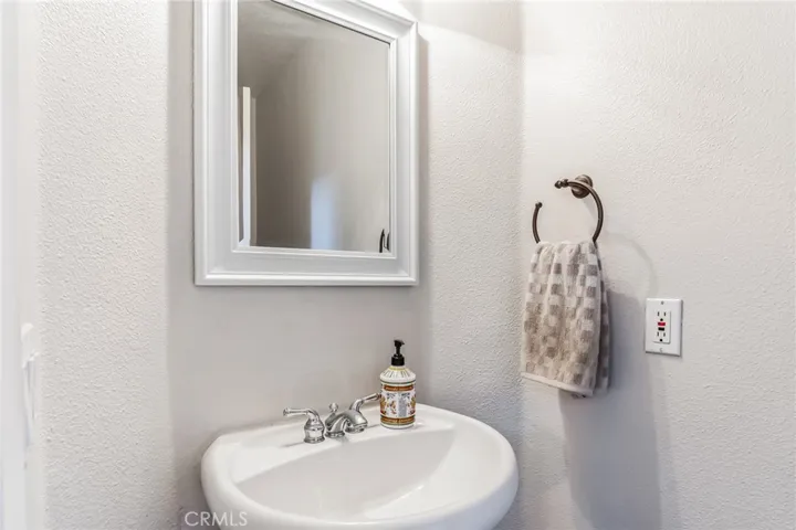 26512 Caribou Court, Valencia, California 91354