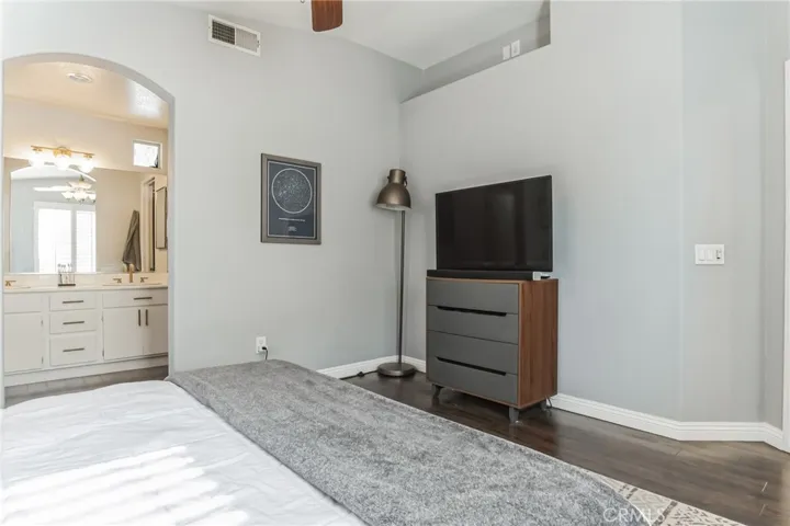 26512 Caribou Court, Valencia, California 91354