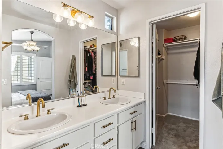 26512 Caribou Court, Valencia, California 91354