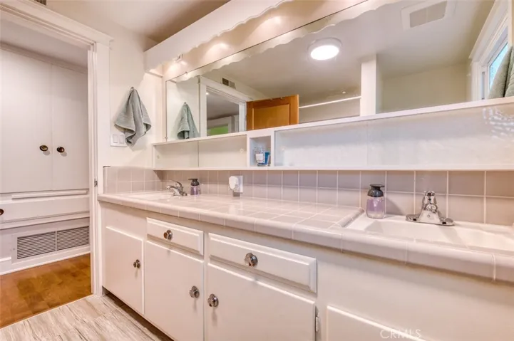 23843 Califa Street, Woodland Hills, California 91367