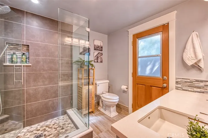 23843 Califa Street, Woodland Hills, California 91367