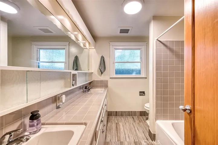 23843 Califa Street, Woodland Hills, California 91367