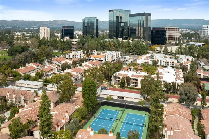 5720 Owensmouth Avenue 143, Woodland Hills, California 91367