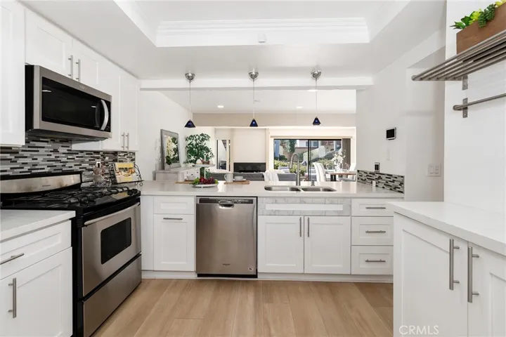 5720 Owensmouth Avenue 143, Woodland Hills, California 91367