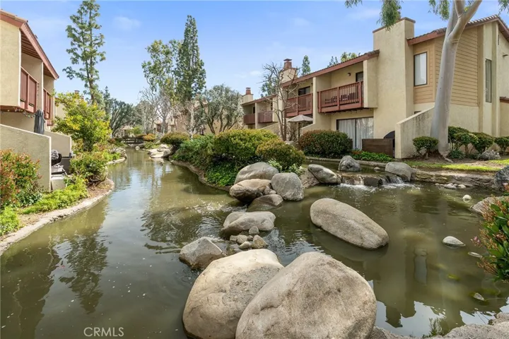 5720 Owensmouth Avenue 143, Woodland Hills, California 91367