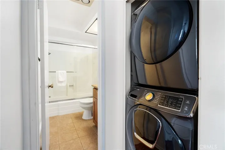 5720 Owensmouth Avenue 143, Woodland Hills, California 91367