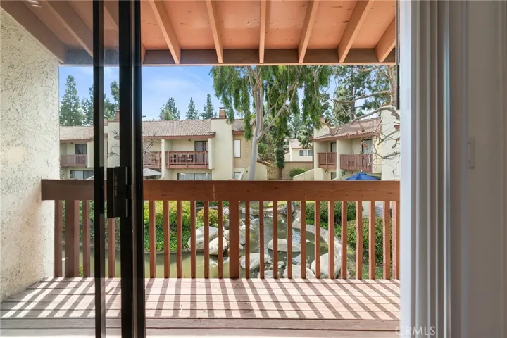 5720 Owensmouth Avenue 143, Woodland Hills, California 91367